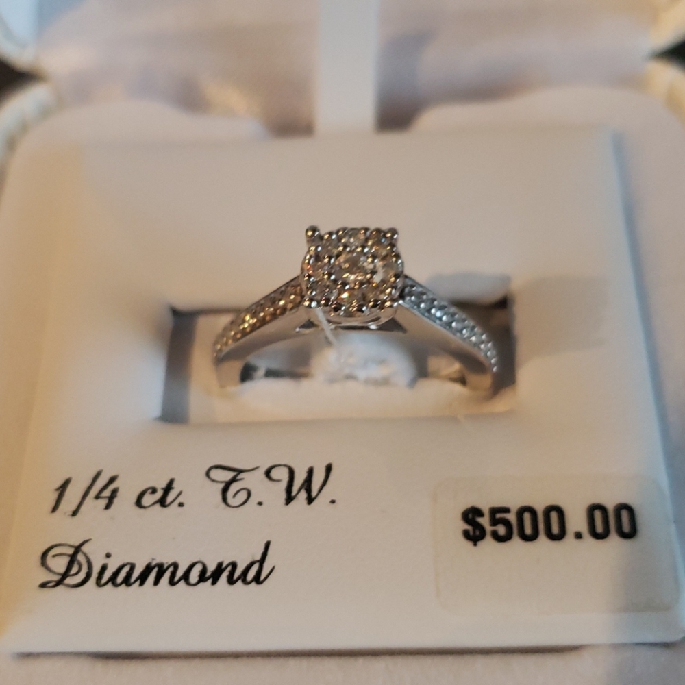 1/4 C.T. T.W. Diamond Ring - Picture 3 of 3